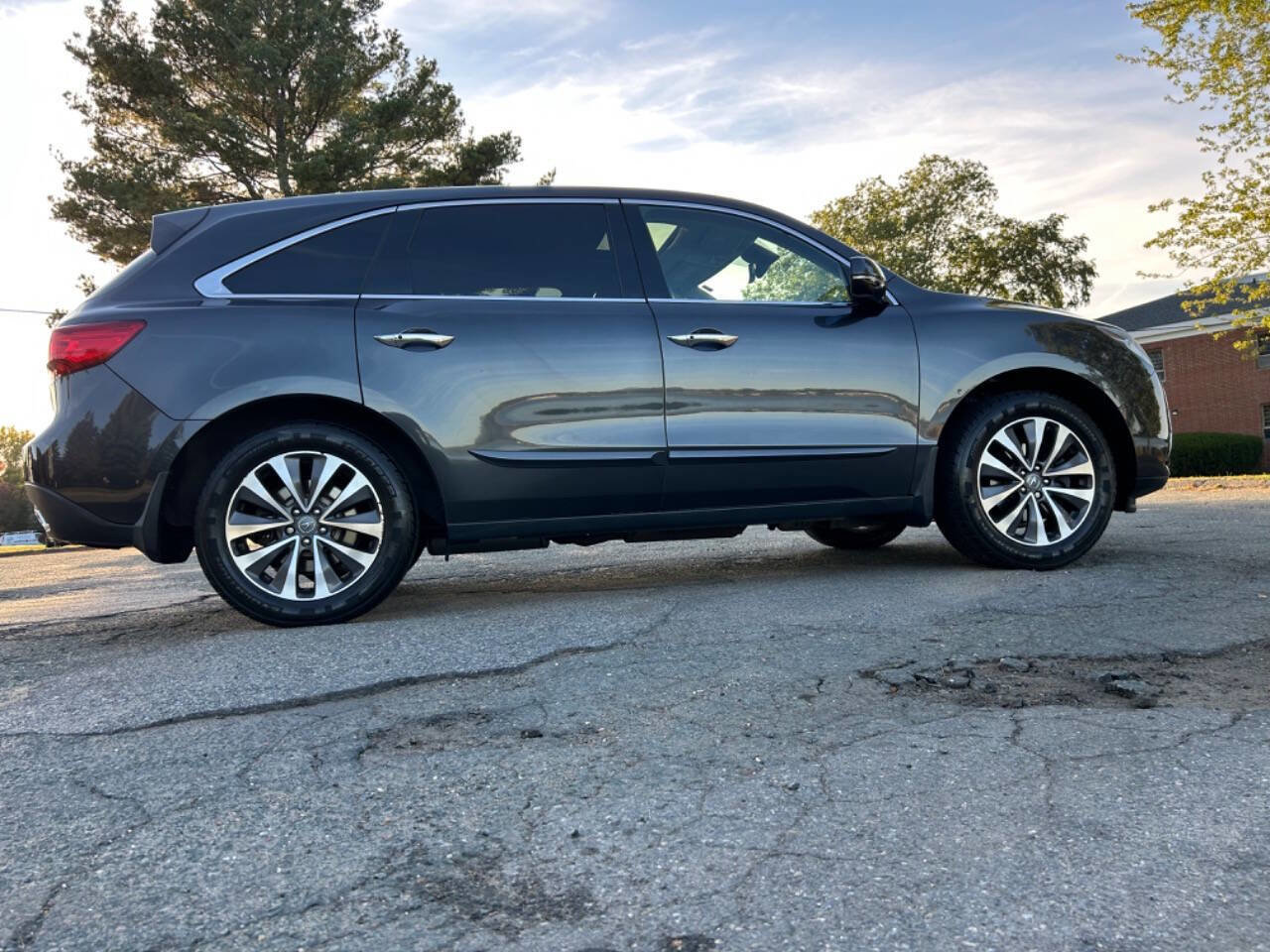 Used 2016 Acura MDX SH-AWD w/ Technology Package image 4