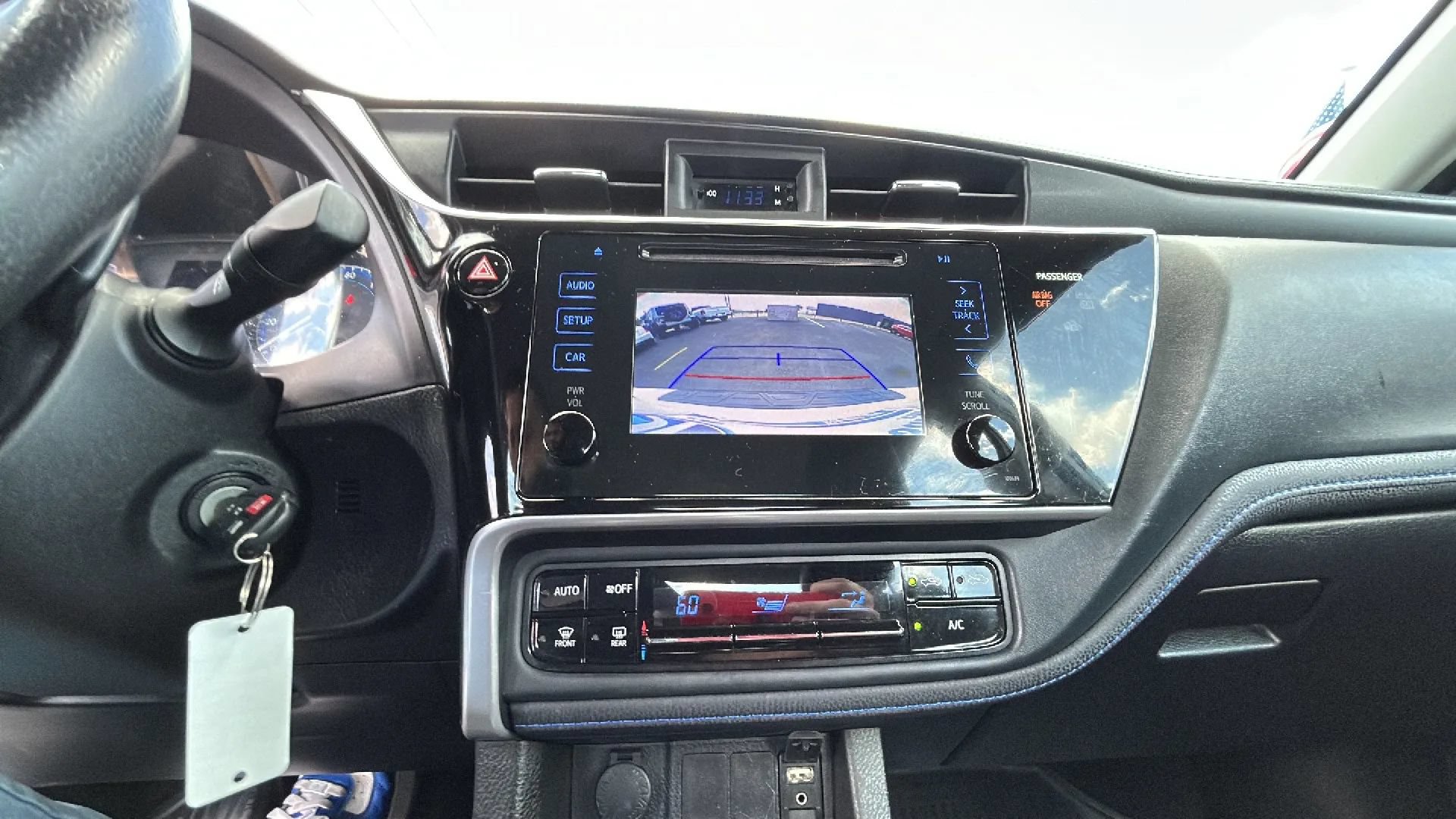 Used 2017 Toyota Corolla SE FWD image 22