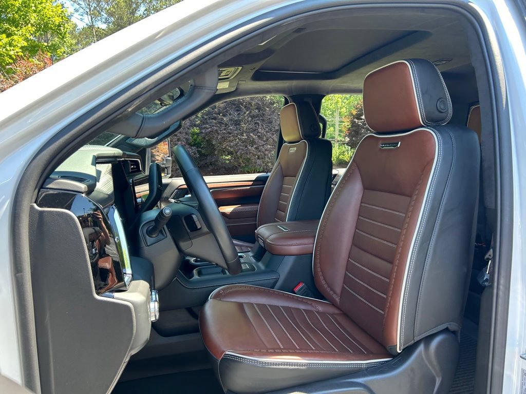 Used 2024 GMC Sierra 3500 Denali Ultimate AWD/4WD image 48