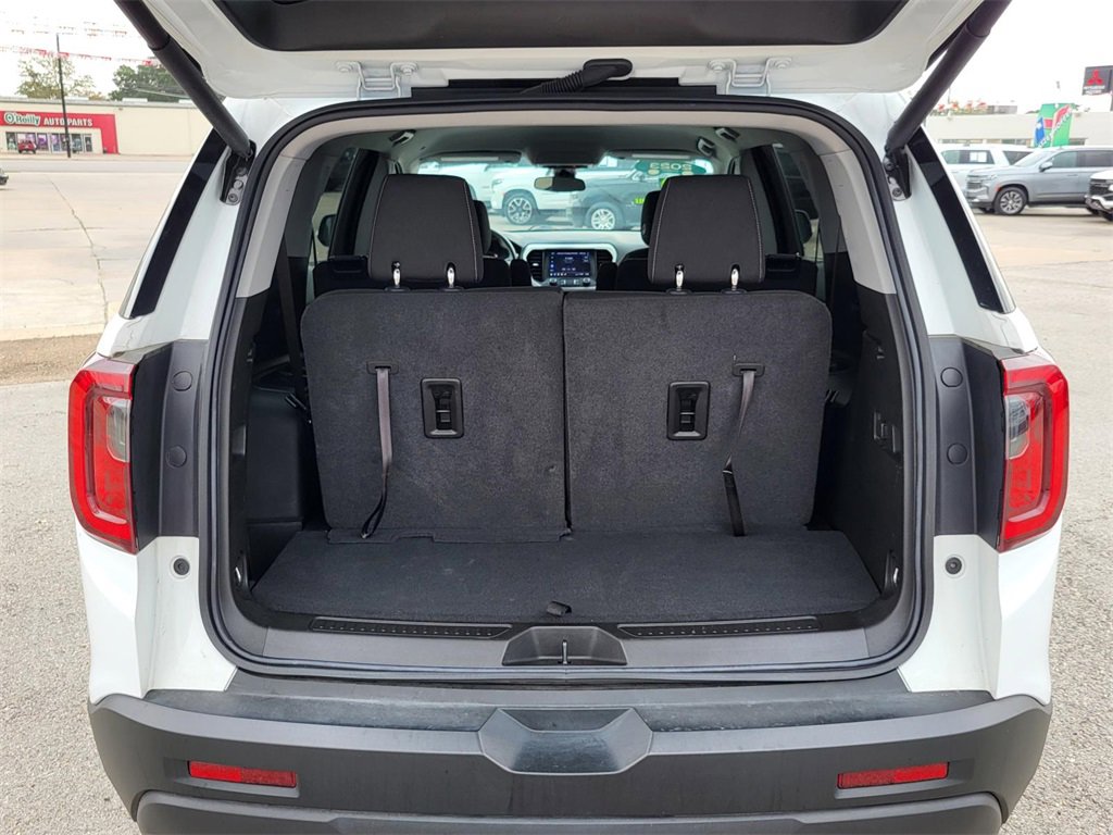 Used 2023 GMC Acadia SLE w/ Driver Convenience Package image 12