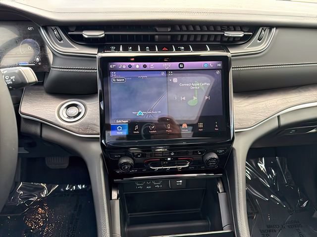 Used 2024 Jeep Grand Cherokee L Limited w/ Black Appearance Package AWD/4WD image 34