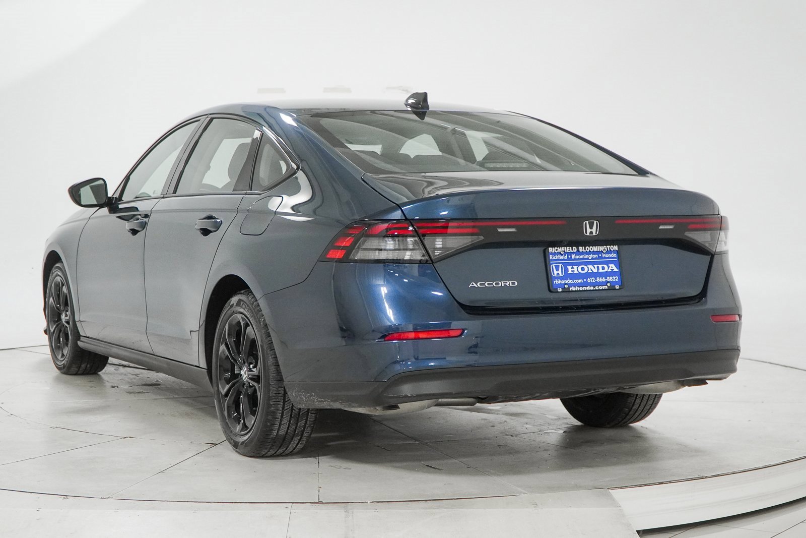 Certified 2025 Honda Accord SE image 6