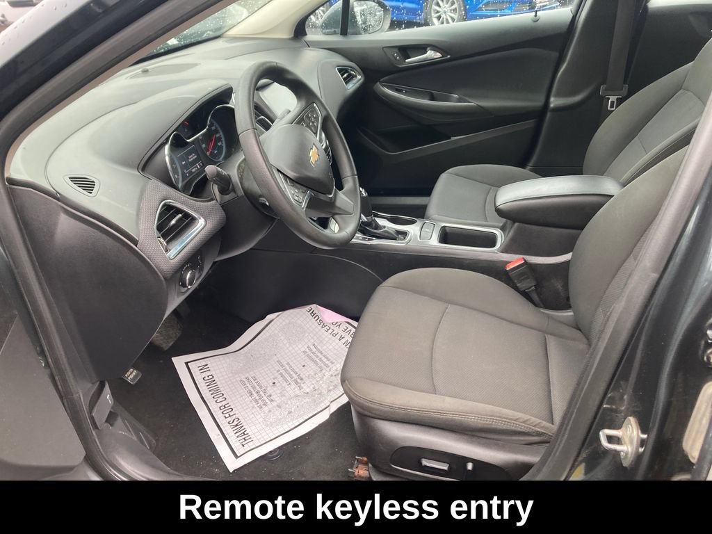 Used 2017 Chevrolet Cruze LT w/ Convenience Package FWD image 12