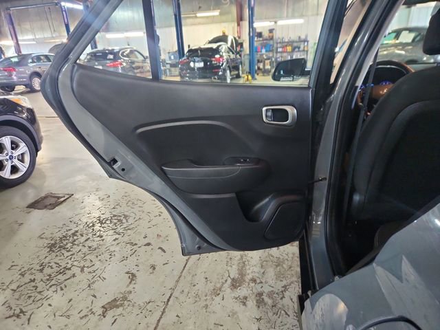 Used 2020 Hyundai Venue SEL w/ Convenience + Premium Package image 21