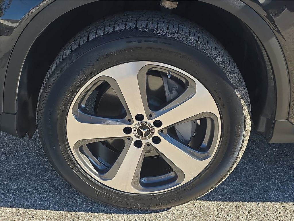 Used 2023 Mercedes-Benz GLC 300 4MATIC Coupe image 8