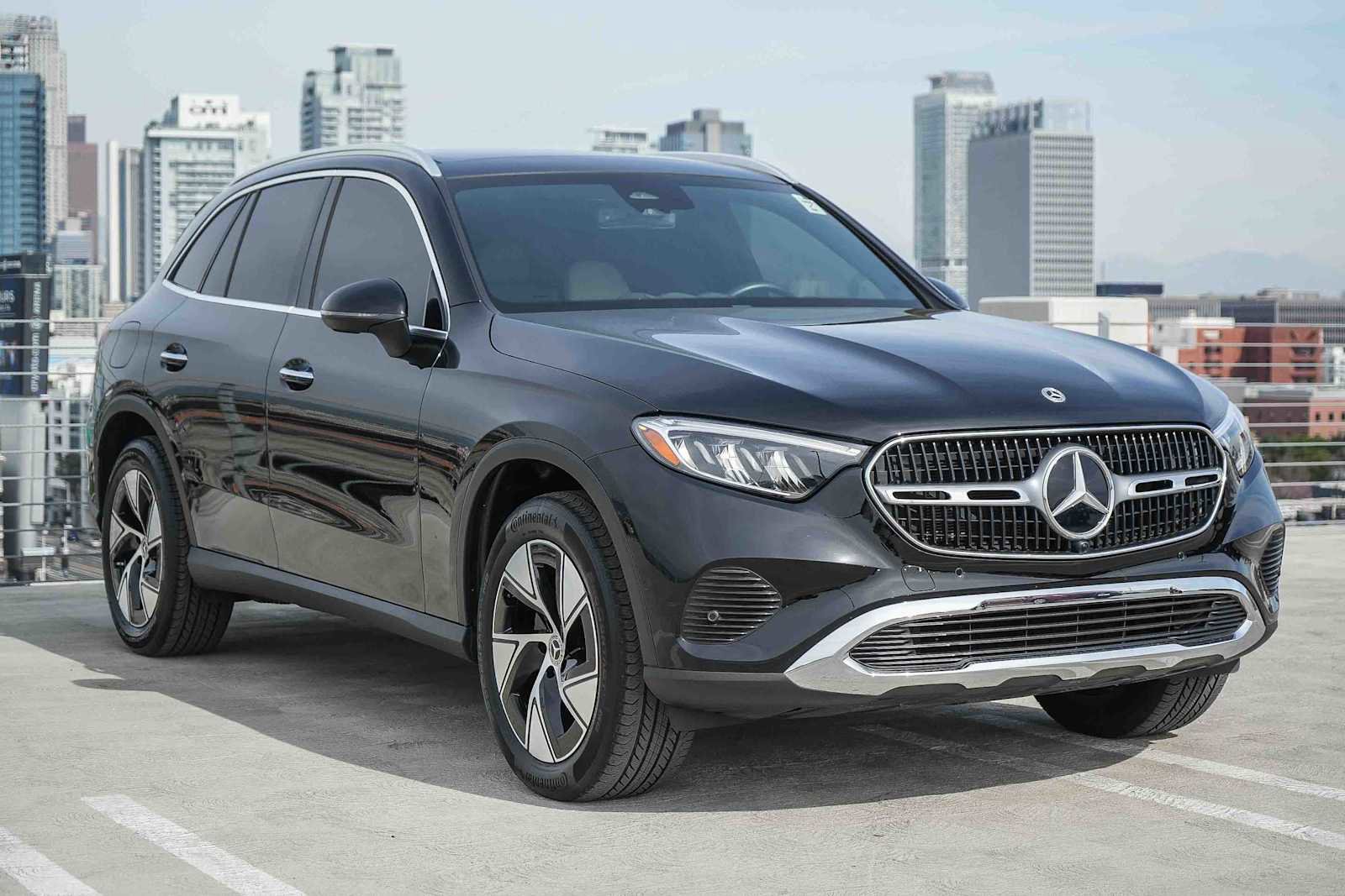 Used 2024 Mercedes-Benz GLC 300 4MATIC image 3