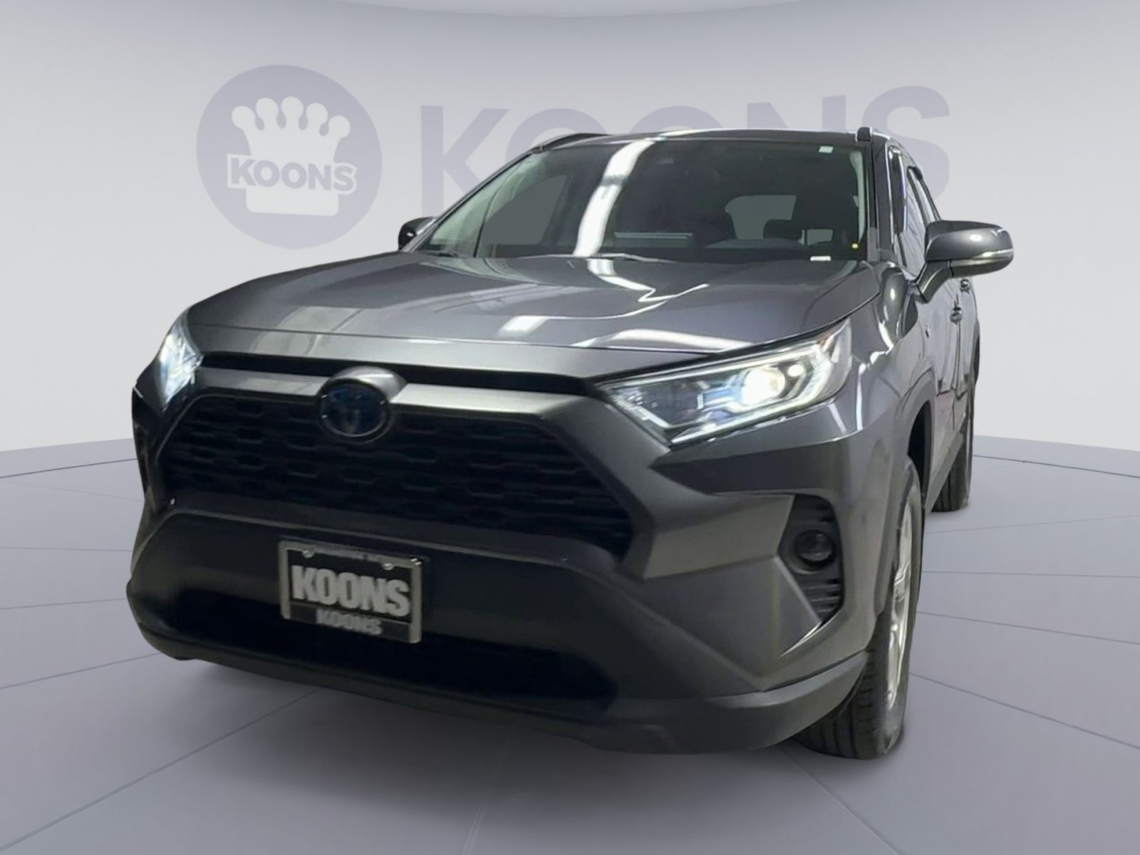 Used 2021 Toyota RAV4 XLE Premium AWD/4WD image 4