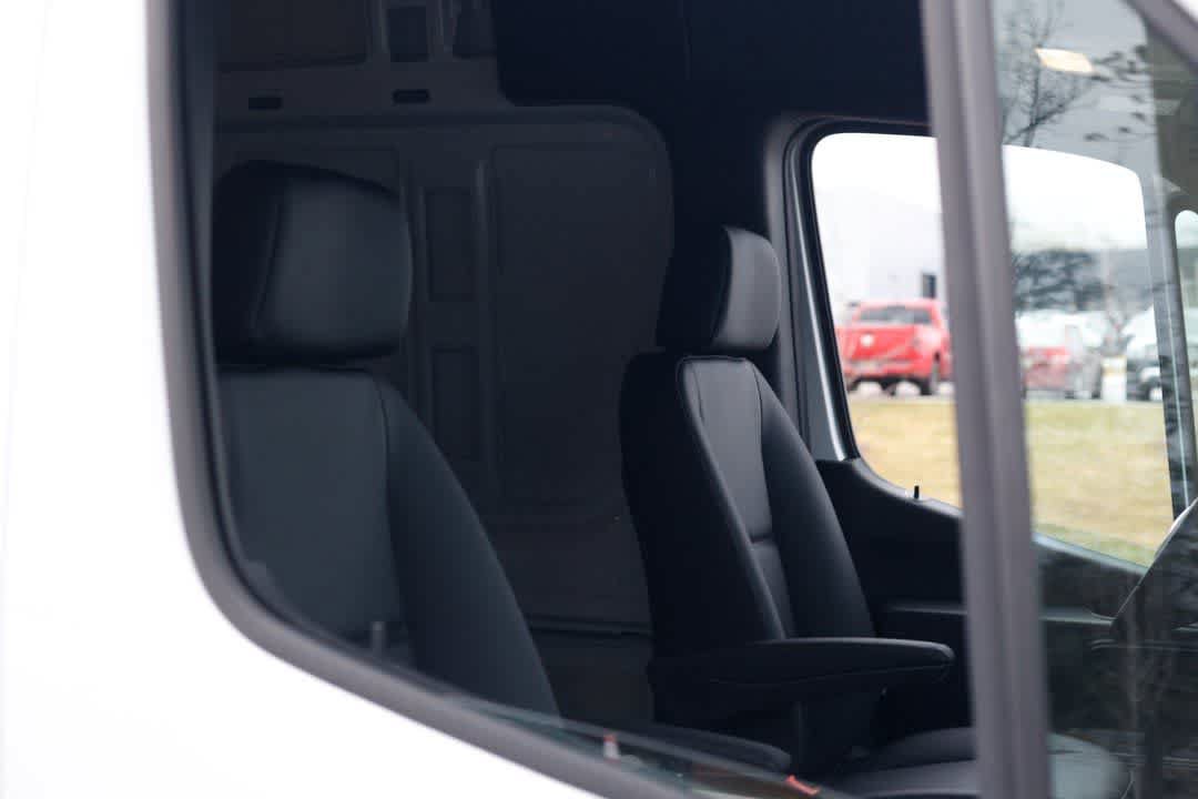 New 2025 Mercedes-Benz Sprinter 2500 image 17