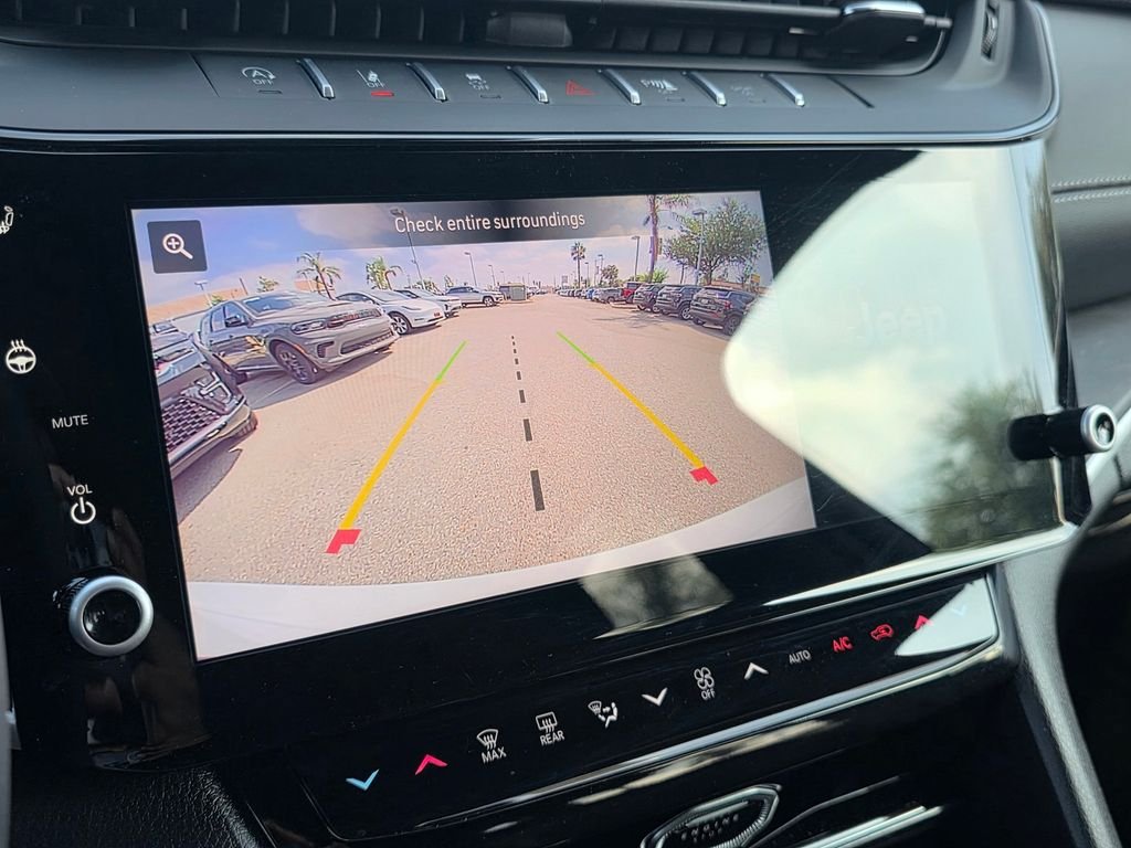 New 2026 Jeep Grand Cherokee Altitude RWD image 16