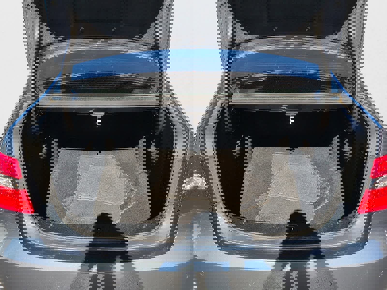 Used 2011 Mercedes-Benz E 350 Sedan image 24