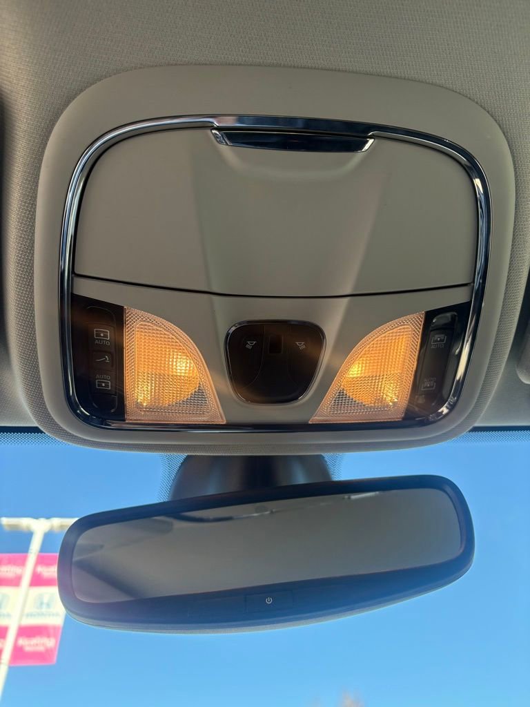 Used 2020 Jeep Cherokee Limited image 15