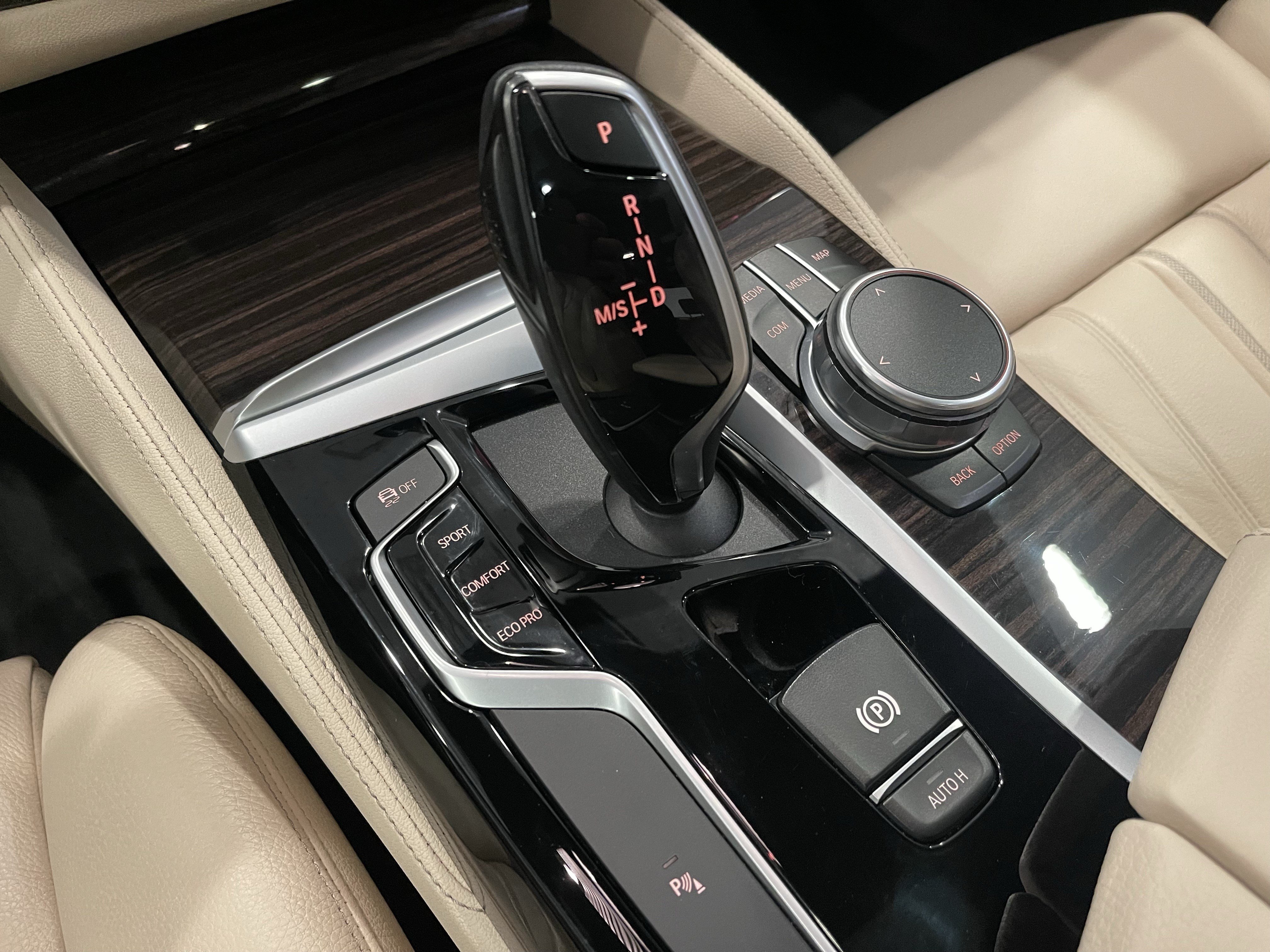 Used 2019 BMW 540i xDrive w/ Convenience Package AWD/4WD image 18