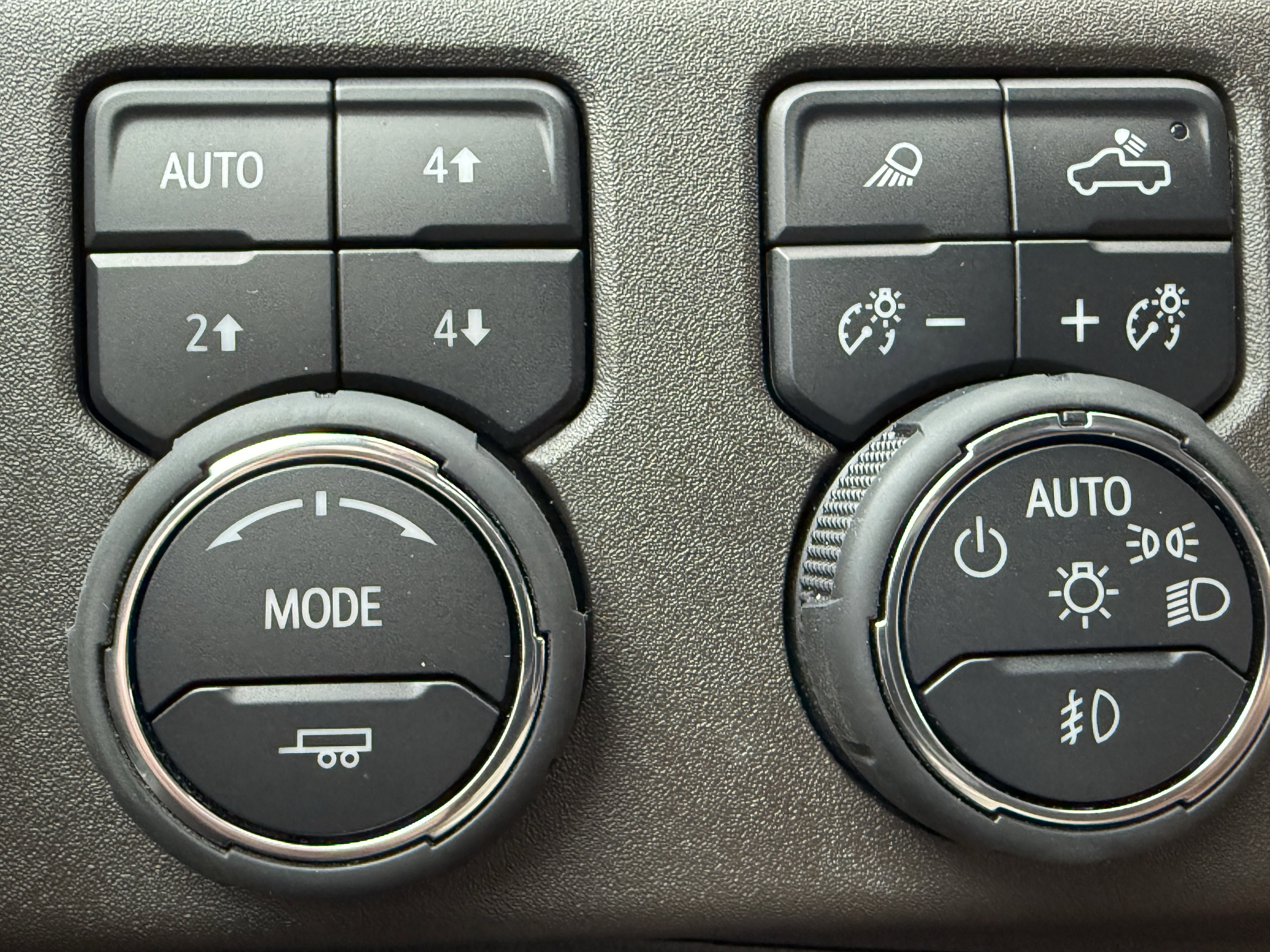 Certified 2025 Chevrolet Silverado 2500 LTZ w/ LTZ Plus Package image 39