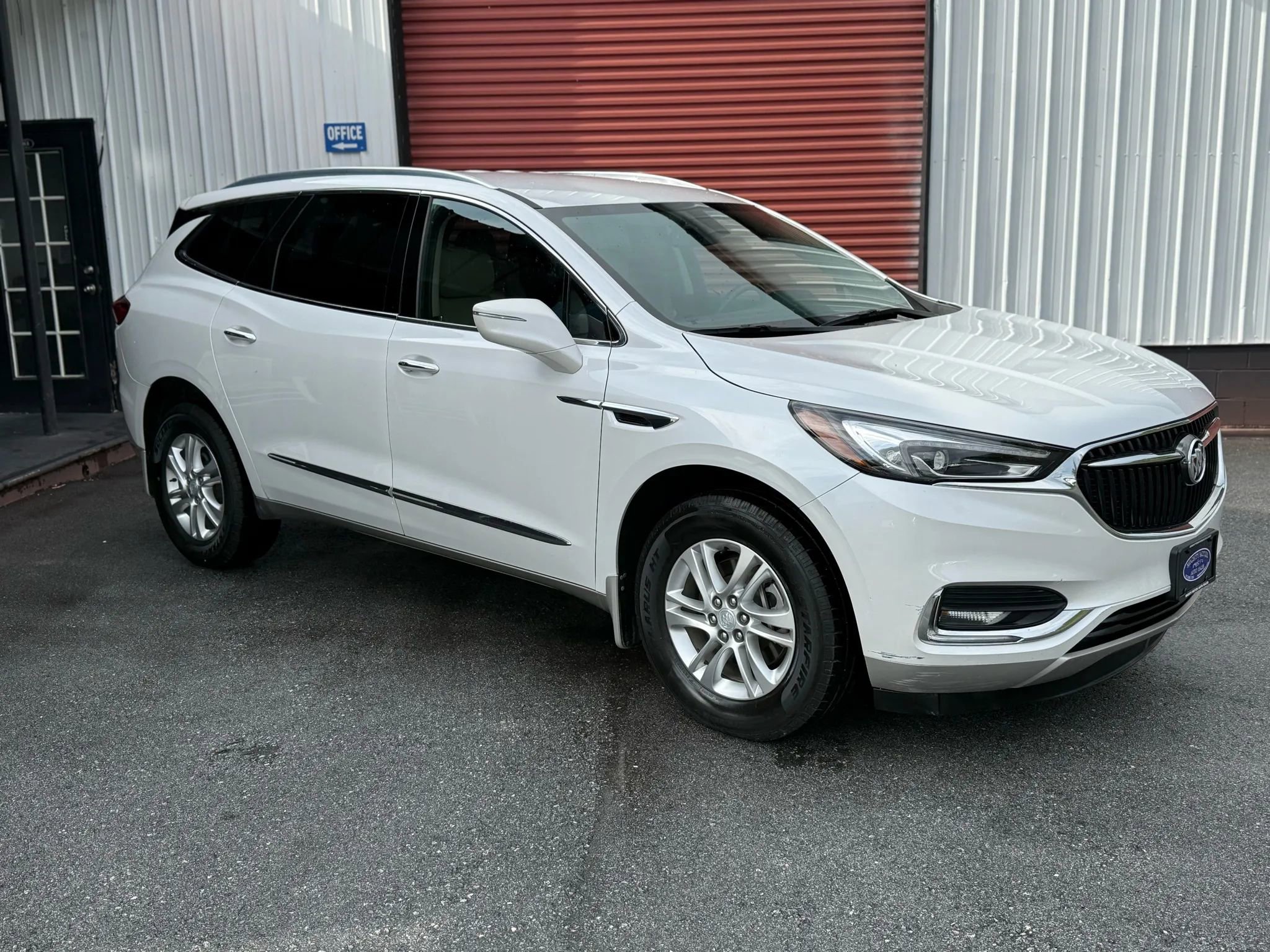 Used 2019 Buick Enclave Essence image 1