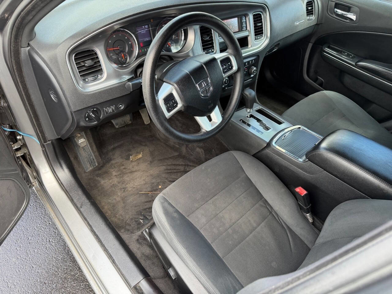 Used 2011 Dodge Charger SE image 6