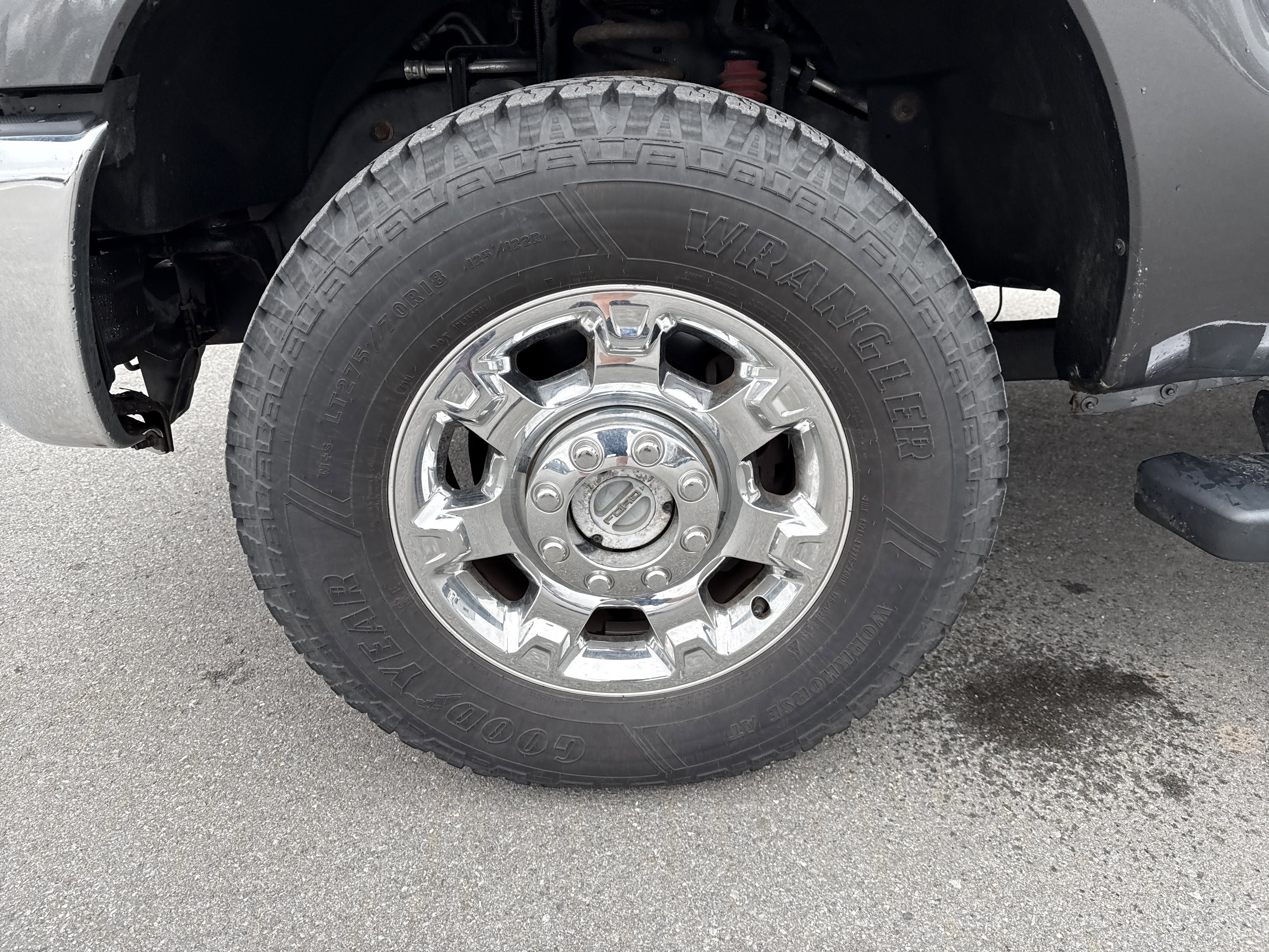 Used 2015 Ford F250 Lariat w/ Chrome Package image 11