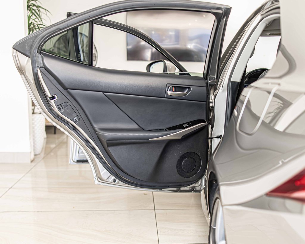 Used 2017 Lexus IS 300 AWD image 36