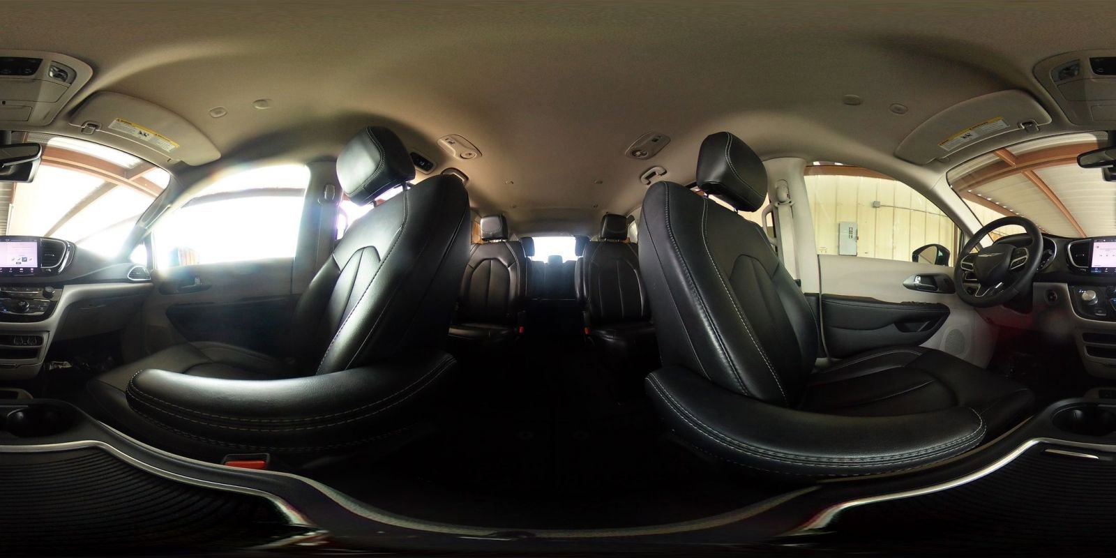 Used 2024 Chrysler Pacifica Touring-L image 45