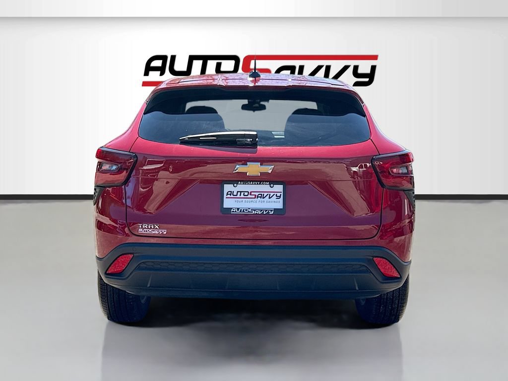 Used 2026 Chevrolet Trax LS w/ LS Convenience Package FWD image 6