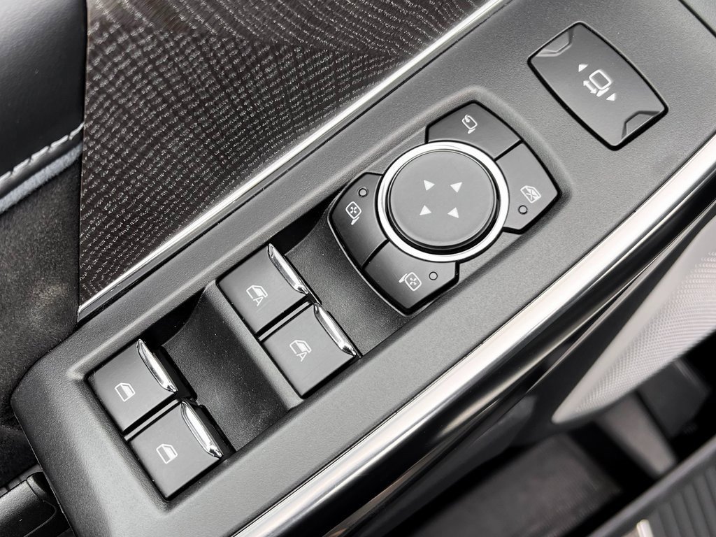 Used 2025 Ford F250 Platinum image 29