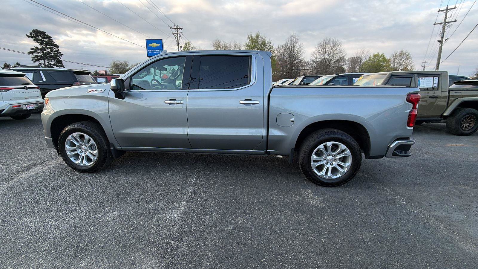 Certified 2024 Chevrolet Silverado 1500 LTZ AWD/4WD image 8