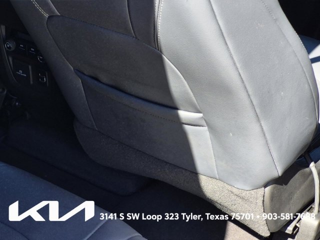 Used 2018 Buick Enclave Essence FWD image 17