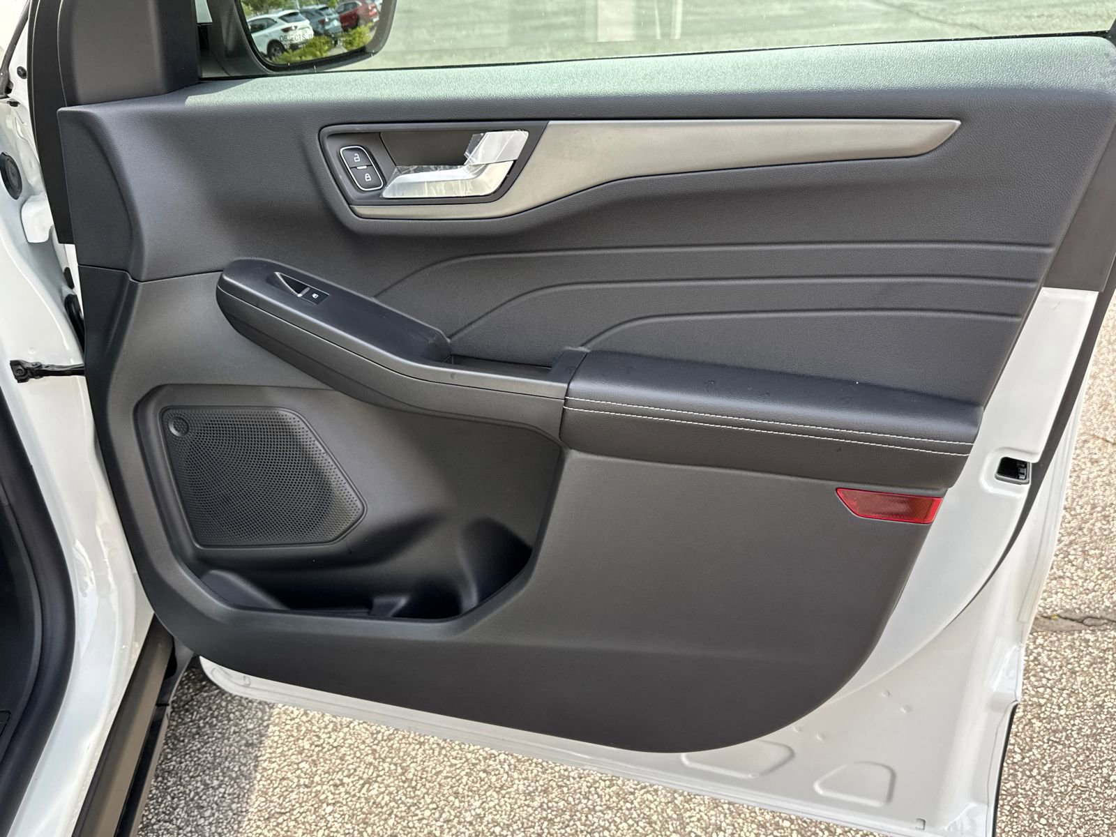 New 2025 Ford Escape SE FWD image 15