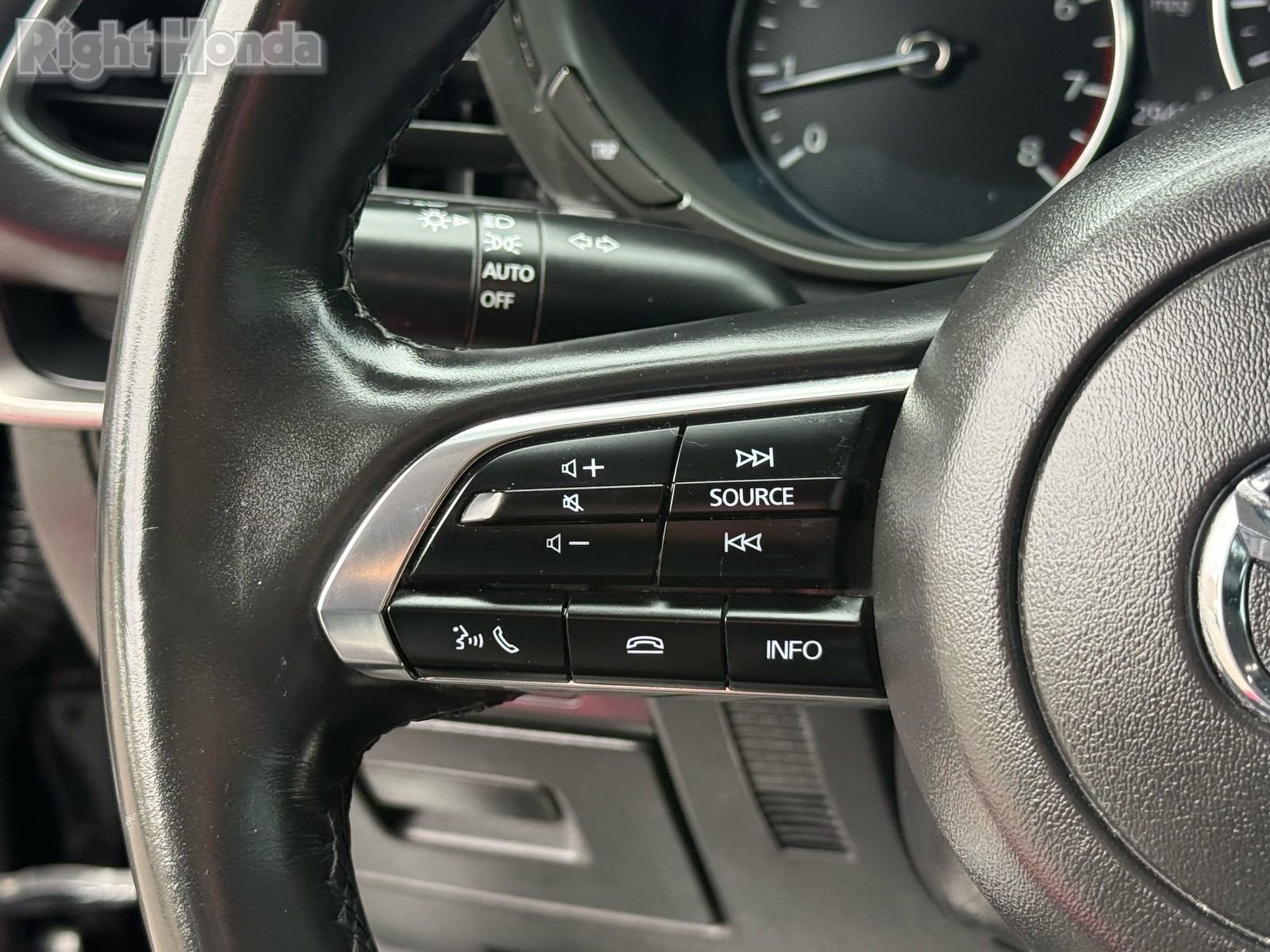 Used 2024 MAZDA MAZDA3 s image 17