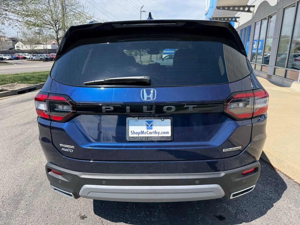 Used 2025 Honda Pilot Touring image 14