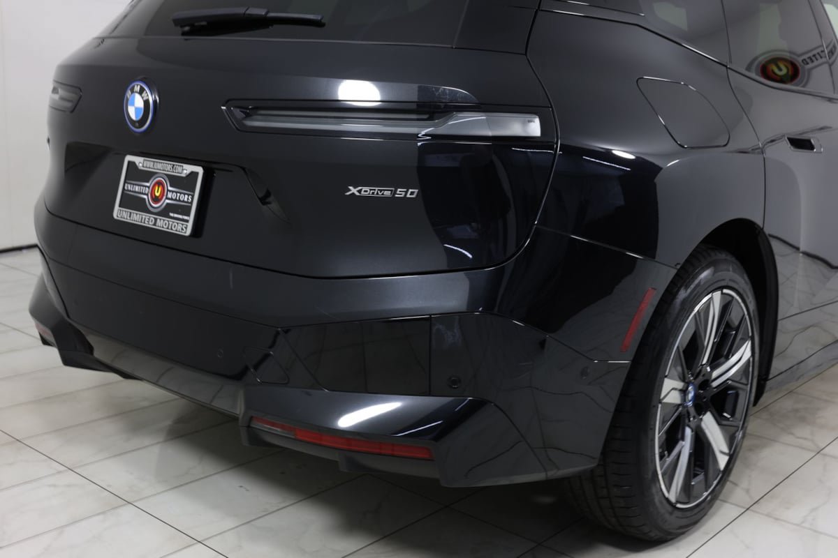 Used 2024 BMW iX xDrive50 w/ Premium Package AWD/4WD image 41