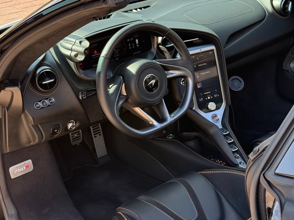 Used 2024 McLaren 750S Spider RWD image 24