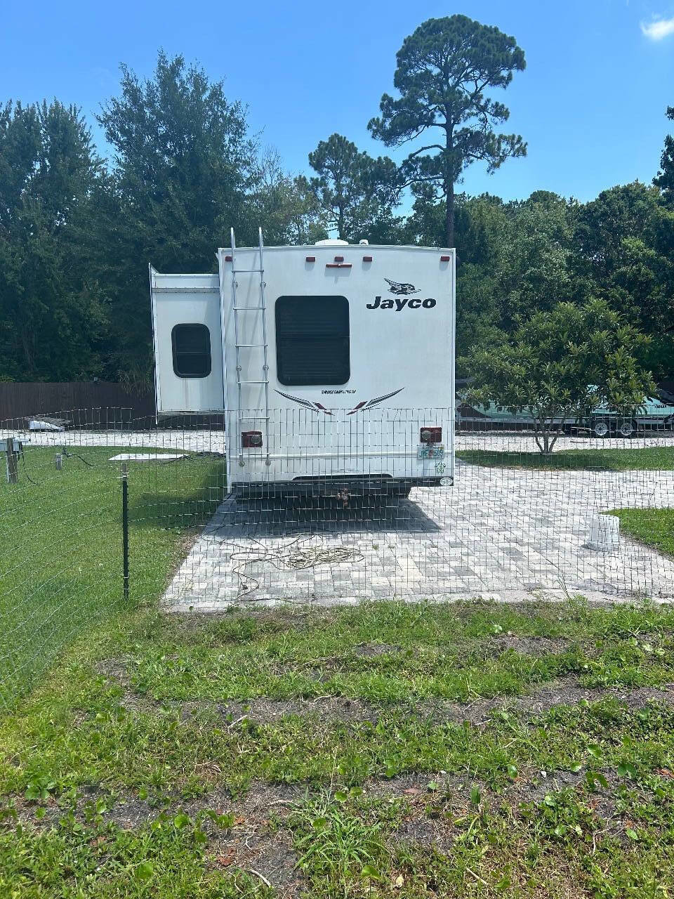 Used 2017 Ford E-450 and Econoline 450 Super Duty w/ Motorhome Prep Package image 2