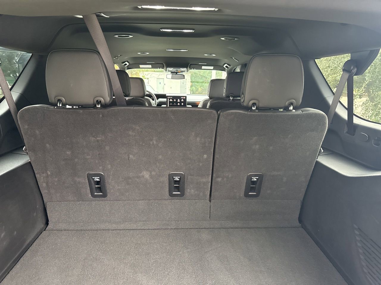 Used 2025 GMC Yukon XL Denali image 28