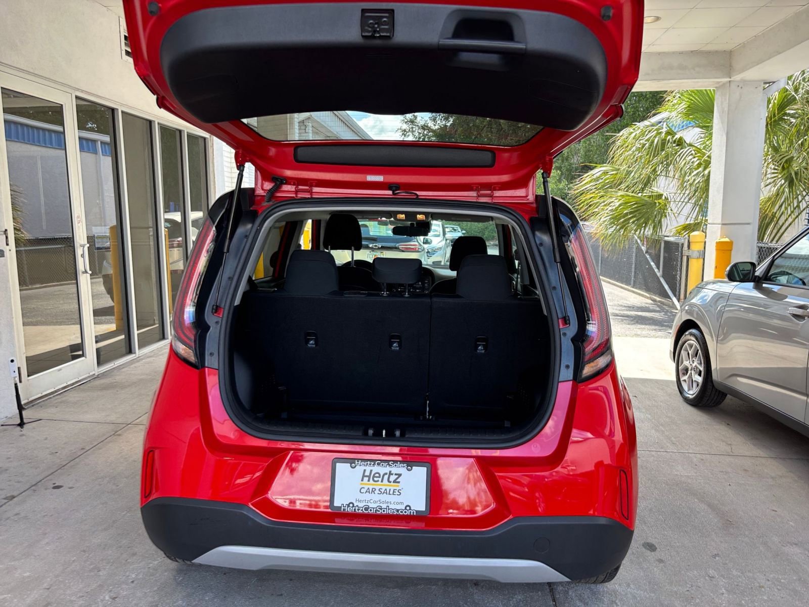 Used 2025 Kia Soul LX w/ LX Technology Package FWD image 31