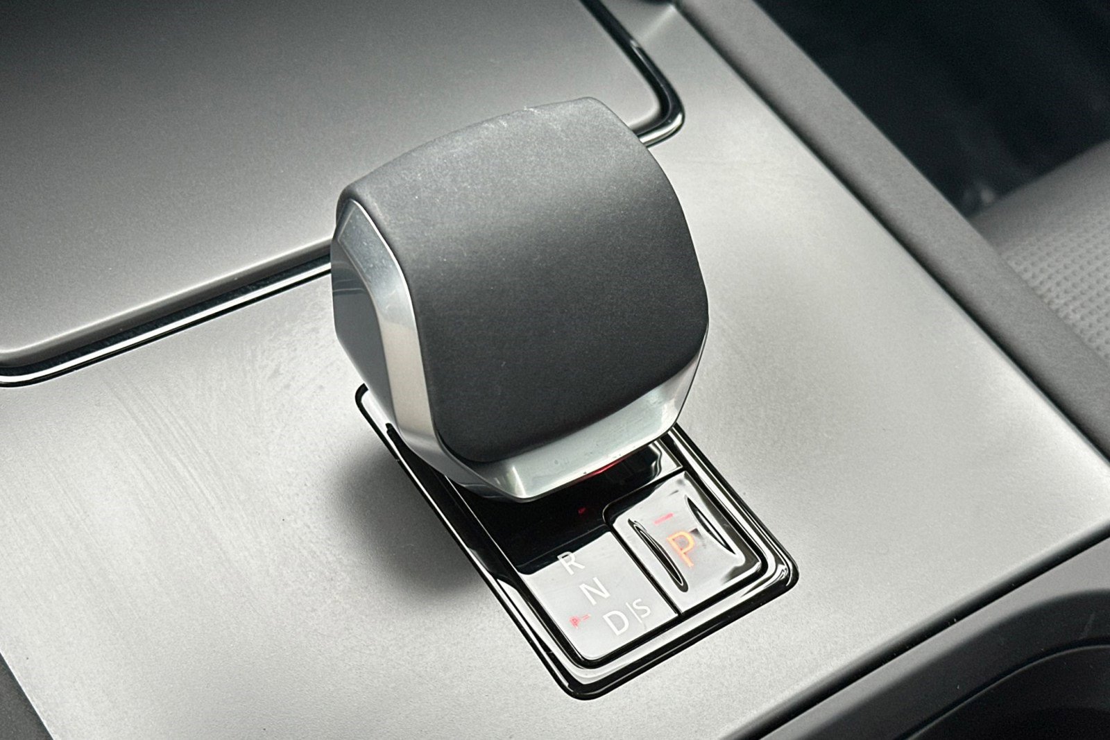 Certified 2025 Land Rover Discovery Sport S image 24