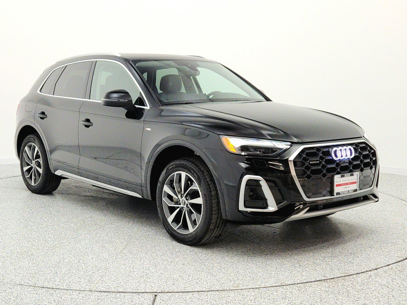 Used 2023 Audi Q5 2.0T Prestige w/ Prestige Package AWD/4WD image 3