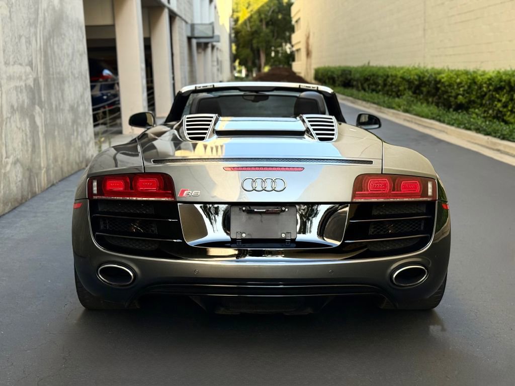 Used 2012 Audi R8 V10 image 17