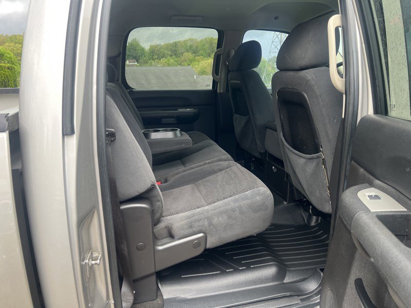 Used 2008 Chevrolet Silverado 1500 LT w/ Power Pack Plus AWD/4WD image 9