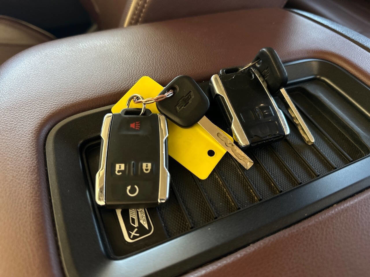 Used 2017 Chevrolet Silverado 1500 High Country AWD/4WD image 35