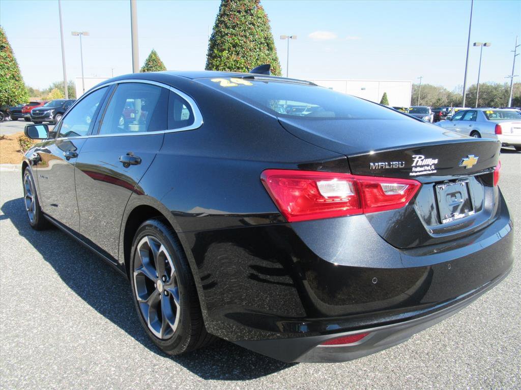 Used 2024 Chevrolet Malibu LT image 4