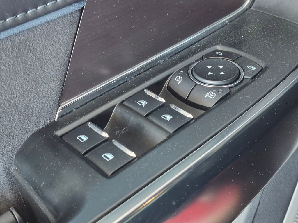 Used 2025 Ford F150 Platinum w/ Equipment Group 702A High image 39