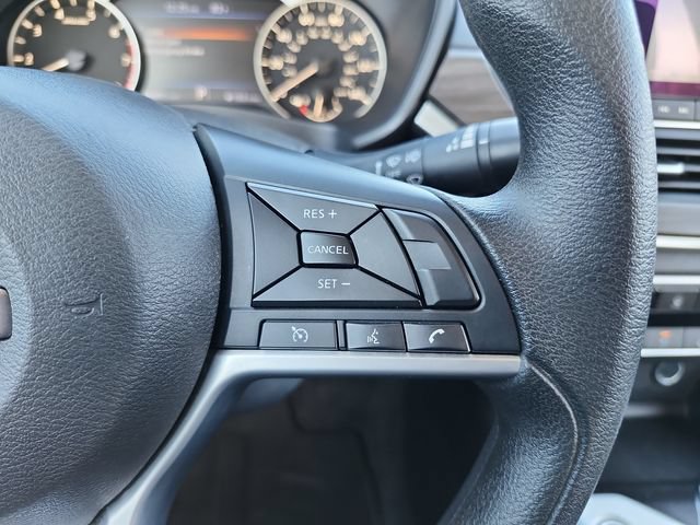 Used 2025 Nissan Altima 2.5 SV FWD image 21