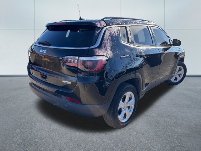 Used 2020 Jeep Compass Latitude w/ Cold Weather Group AWD/4WD image 4