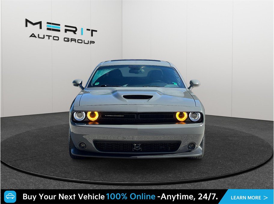Used 2018 Dodge Challenger SRT w/ Technology Group RWD image 3