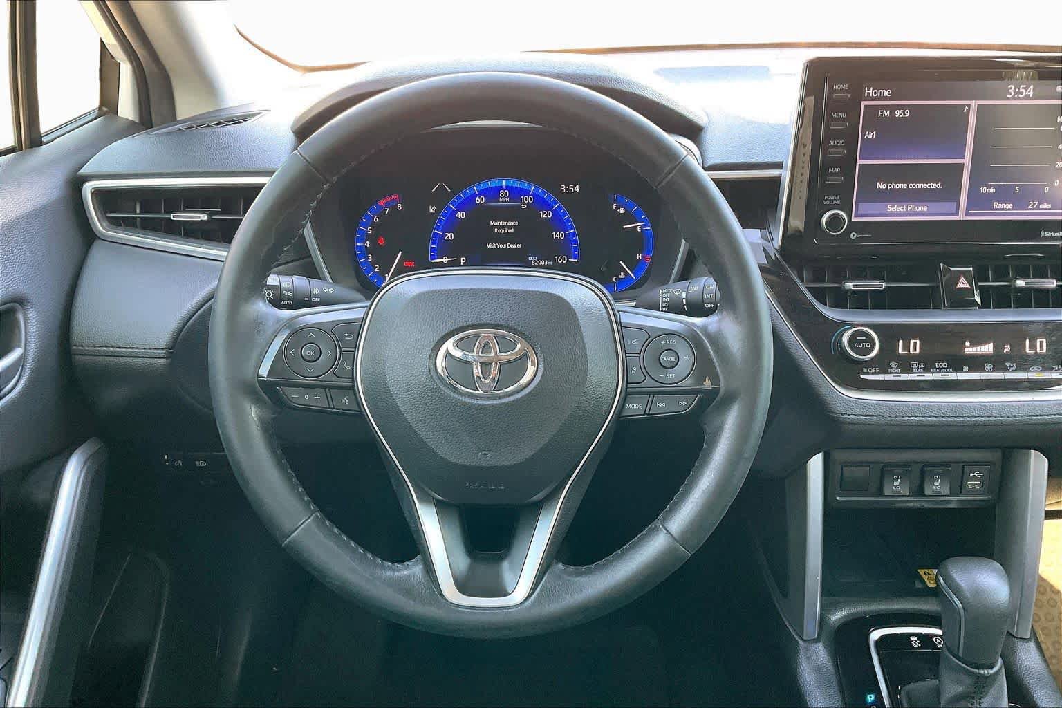 Used 2022 Toyota Corolla Cross XLE w/ Convenience Package image 5