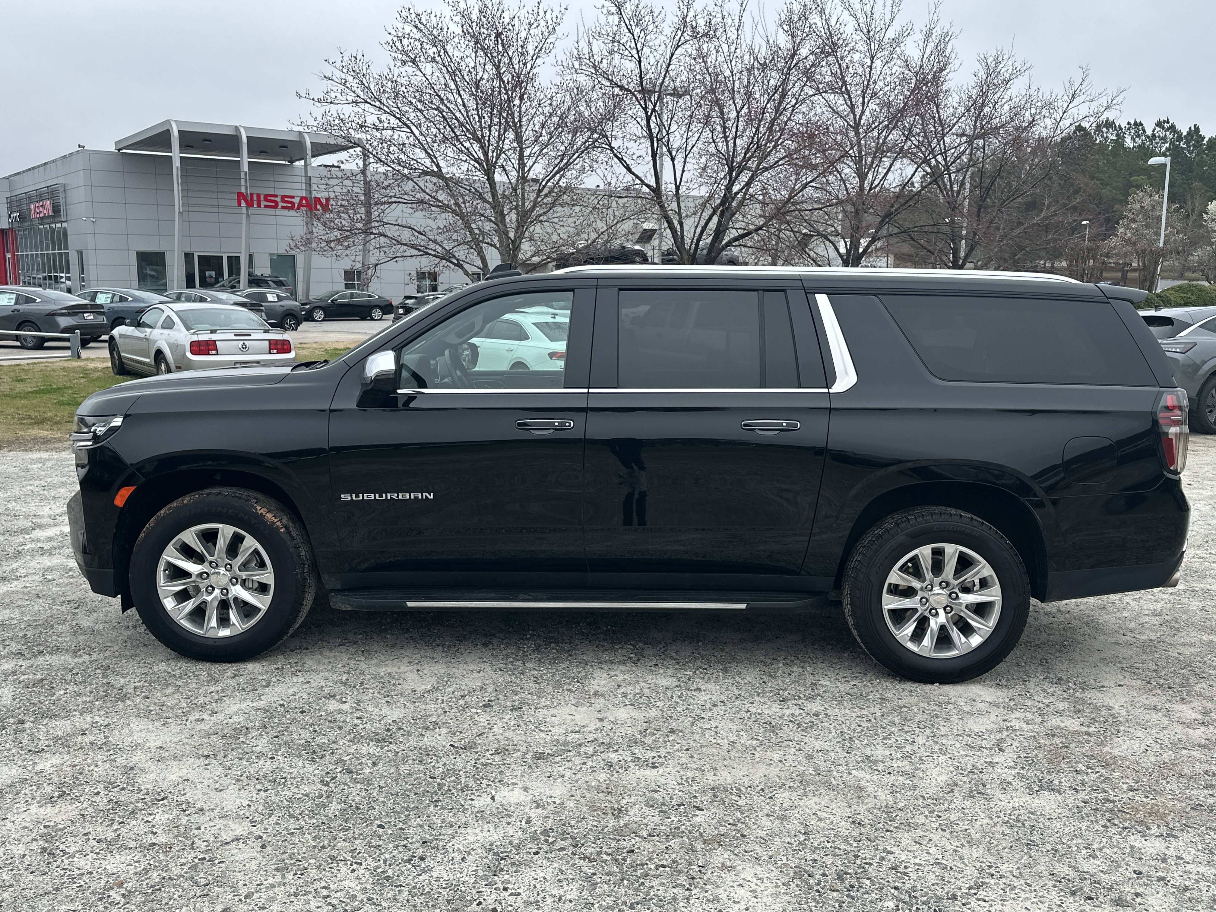 Used 2024 Chevrolet Suburban Premier image 8