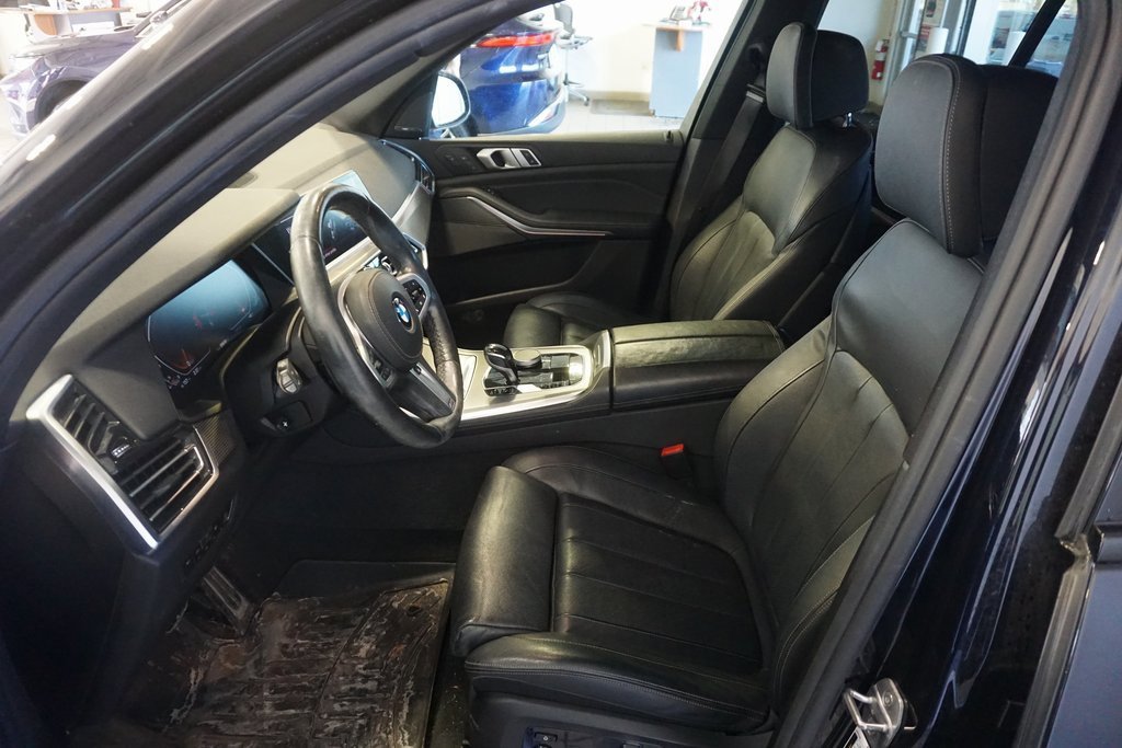 Used 2019 BMW X5 xDrive50i w/ M Sport Package image 23
