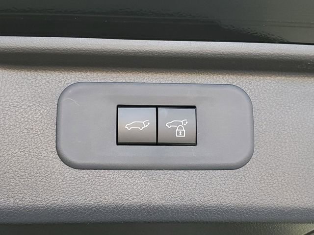 Used 2025 Toyota Grand Highlander AWD image 12