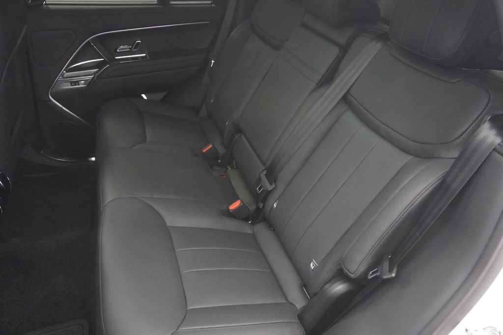 New 2026 Land Rover Range Rover SE image 30
