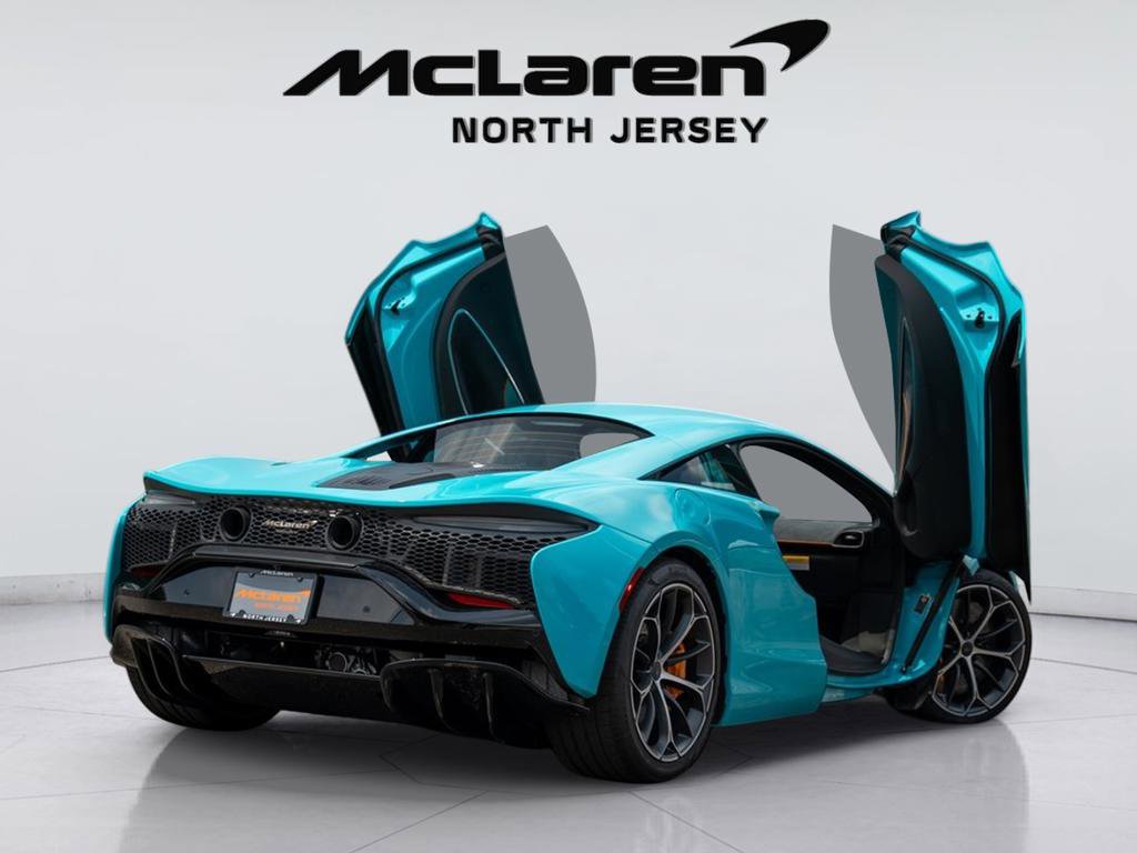 New 2025 McLaren Artura RWD image 10